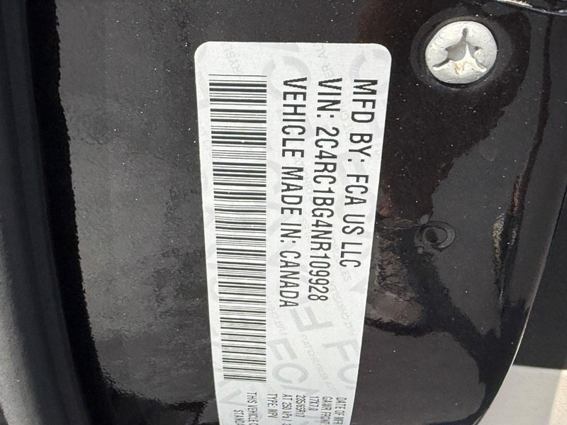 Chrysler Pacifica Vehicle Full-screen Gallery Image 25