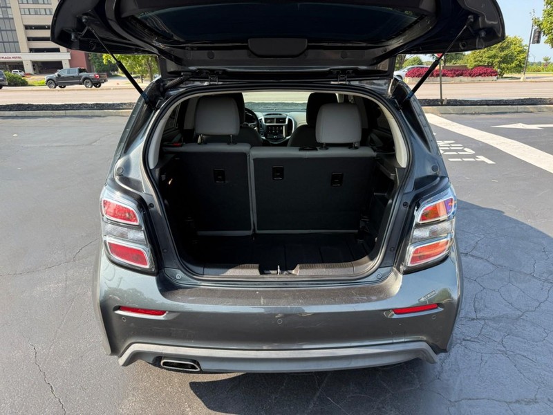 Chevrolet Sonic Vehicle Full-screen Gallery Image 5