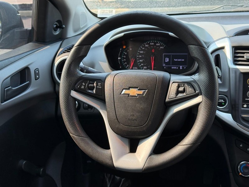 Chevrolet Sonic Vehicle Full-screen Gallery Image 12