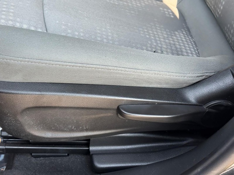 Chevrolet Sonic Vehicle Full-screen Gallery Image 18