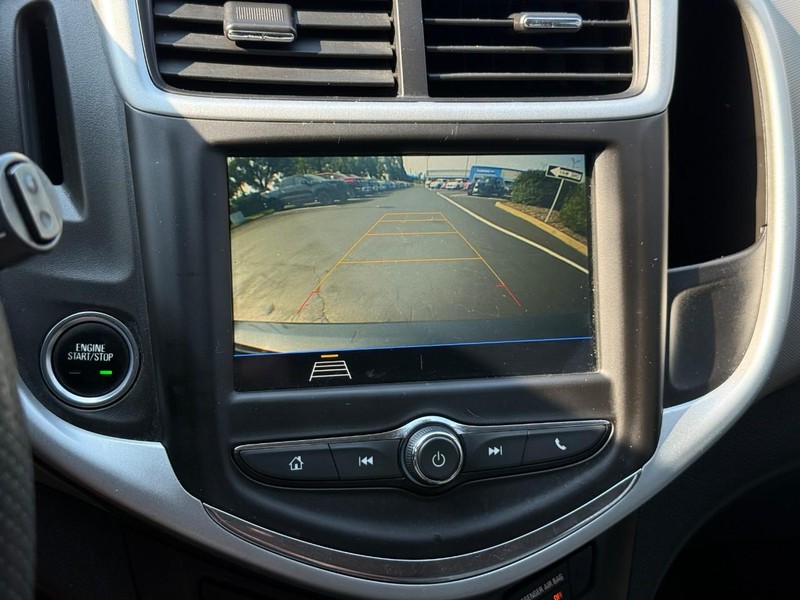 Chevrolet Sonic Vehicle Full-screen Gallery Image 22