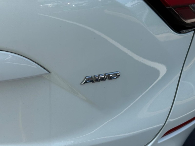Nissan Murano Vehicle Full-screen Gallery Image 5