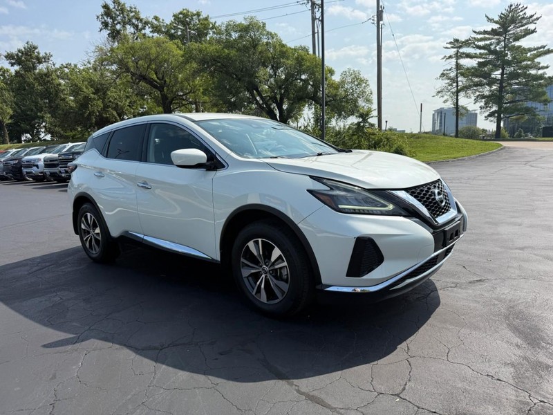 Nissan Murano Vehicle Full-screen Gallery Image 9