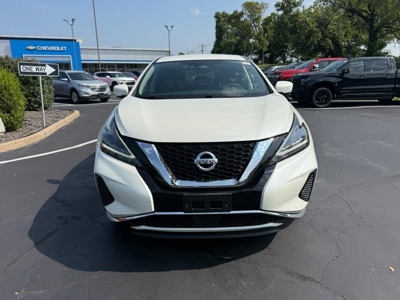 Nissan Murano Vehicle Full-screen Gallery Image 10