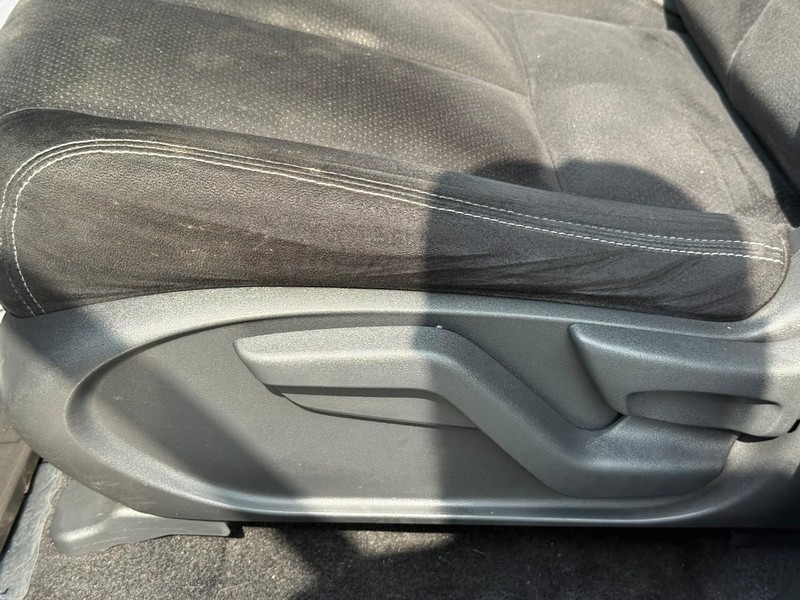 Nissan Murano Vehicle Full-screen Gallery Image 18
