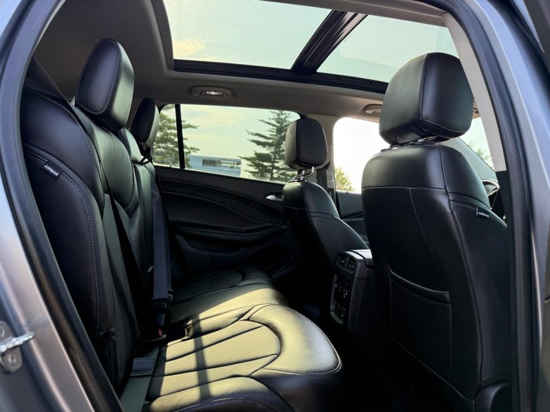 Buick Envision Vehicle Full-screen Gallery Image 11