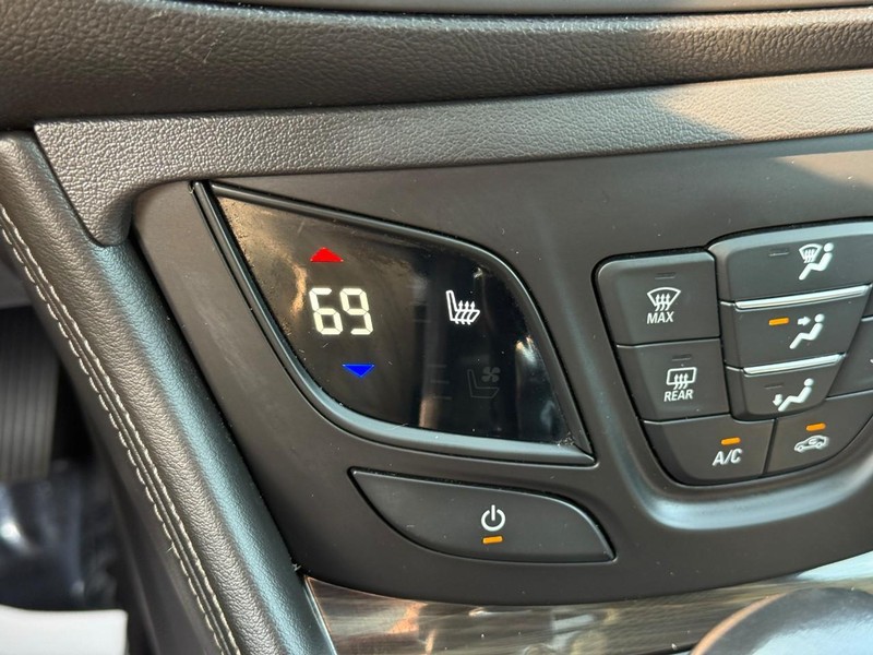 Buick Envision Vehicle Full-screen Gallery Image 23