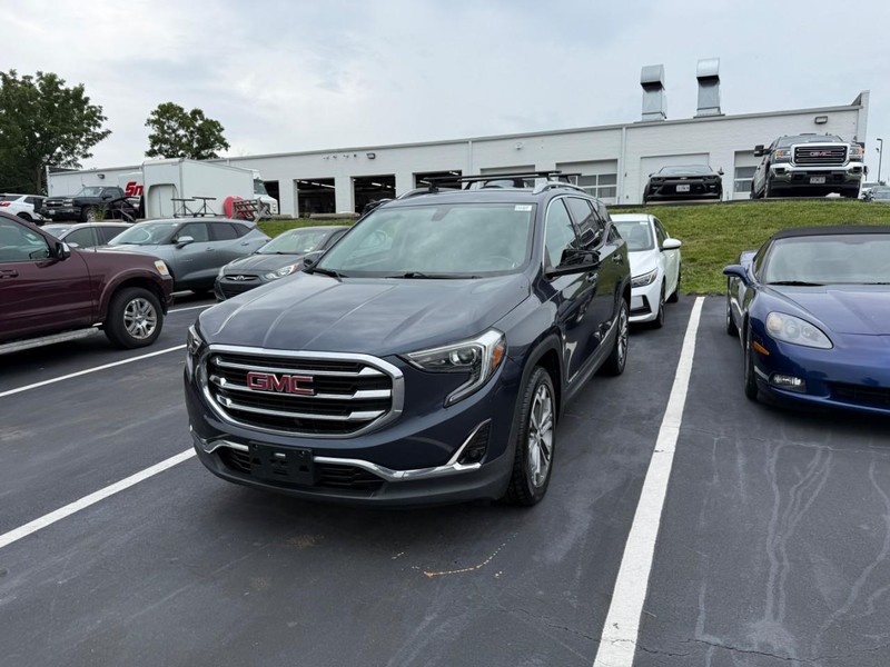 GMC Terrain Vehicle Full-screen Gallery Image 4