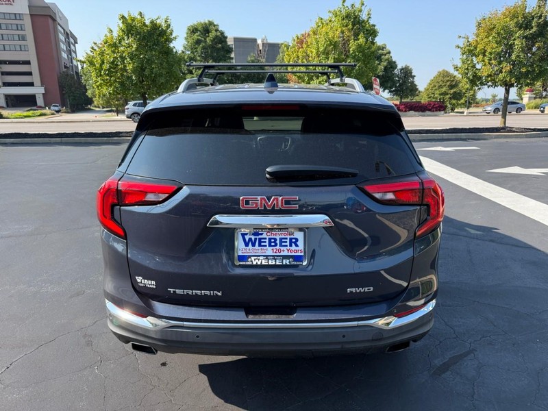 GMC Terrain Vehicle Full-screen Gallery Image 7