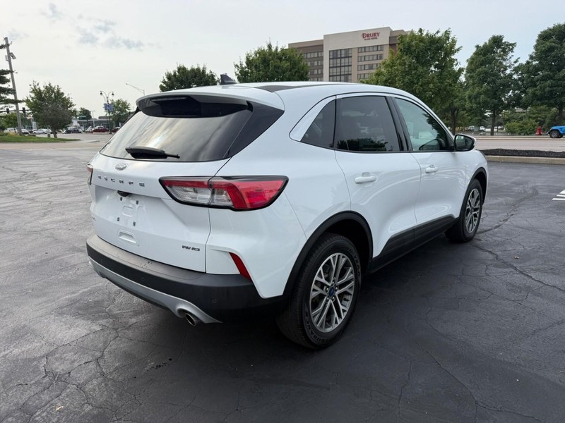 Ford Escape Vehicle Full-screen Gallery Image 8