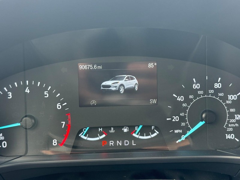 Ford Escape Vehicle Full-screen Gallery Image 25