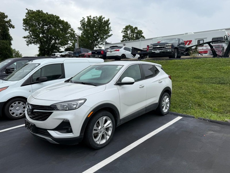 Buick Encore GX Vehicle Full-screen Gallery Image 03