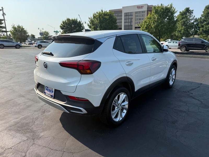 Buick Encore GX Vehicle Full-screen Gallery Image 7