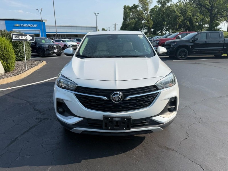 Buick Encore GX Vehicle Full-screen Gallery Image 9