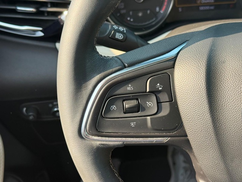 Buick Encore GX Vehicle Full-screen Gallery Image 19