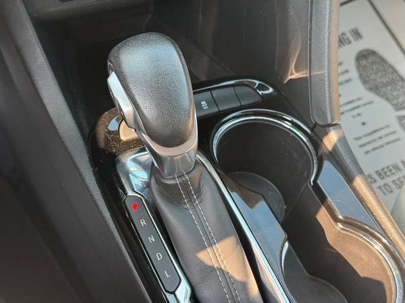 Buick Encore GX Vehicle Full-screen Gallery Image 21