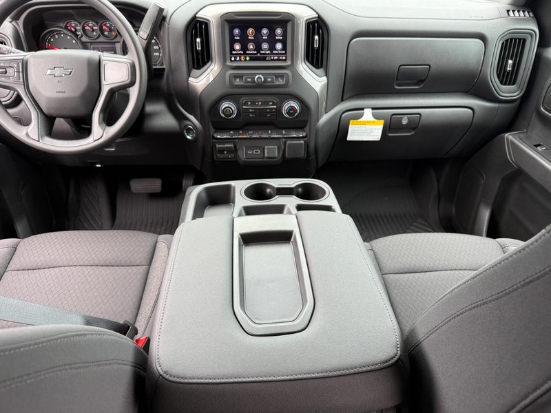 Chevrolet Silverado 1500 Vehicle Full-screen Gallery Image 6