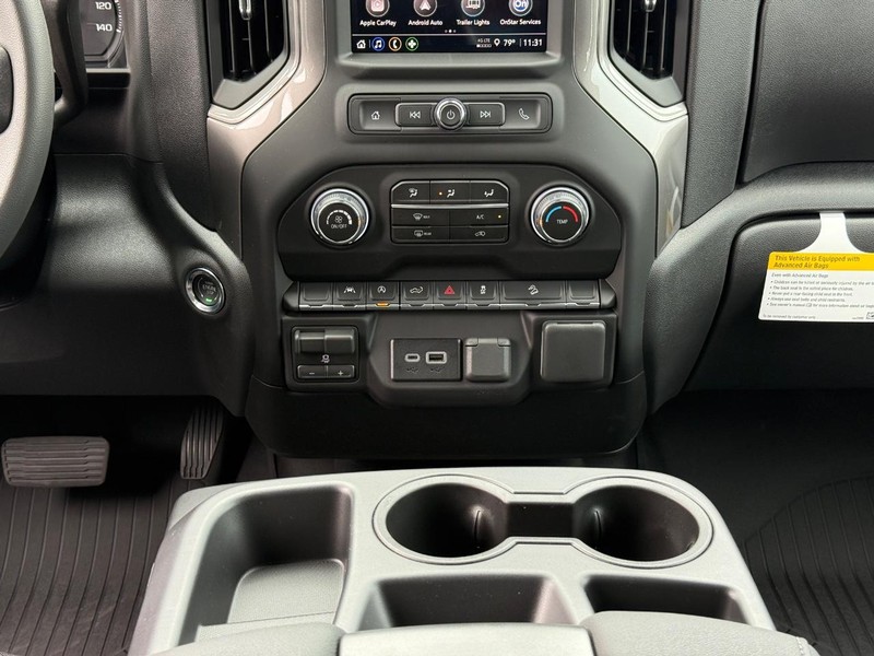 Chevrolet Silverado 1500 Vehicle Full-screen Gallery Image 9