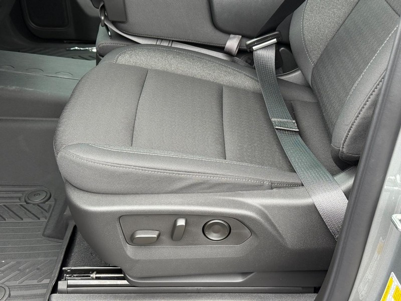 Chevrolet Silverado 1500 Vehicle Full-screen Gallery Image 11