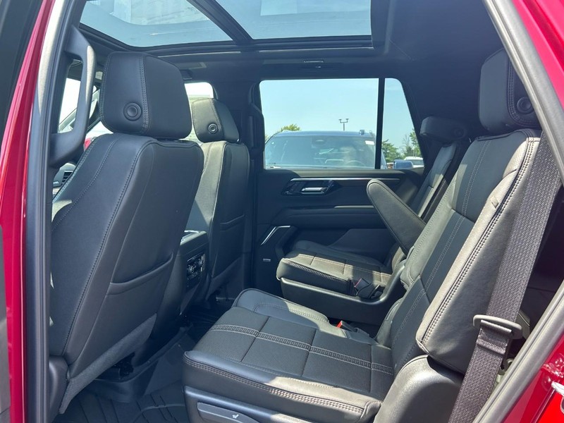 Chevrolet Tahoe Vehicle Full-screen Gallery Image 7