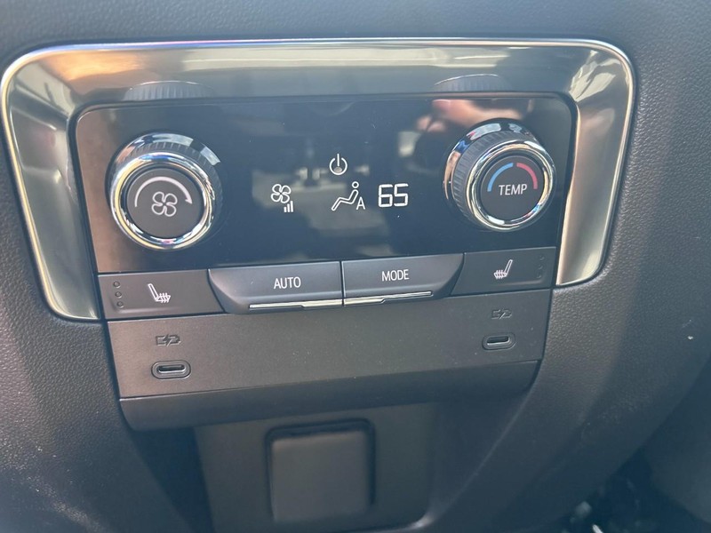 Chevrolet Tahoe Vehicle Full-screen Gallery Image 8
