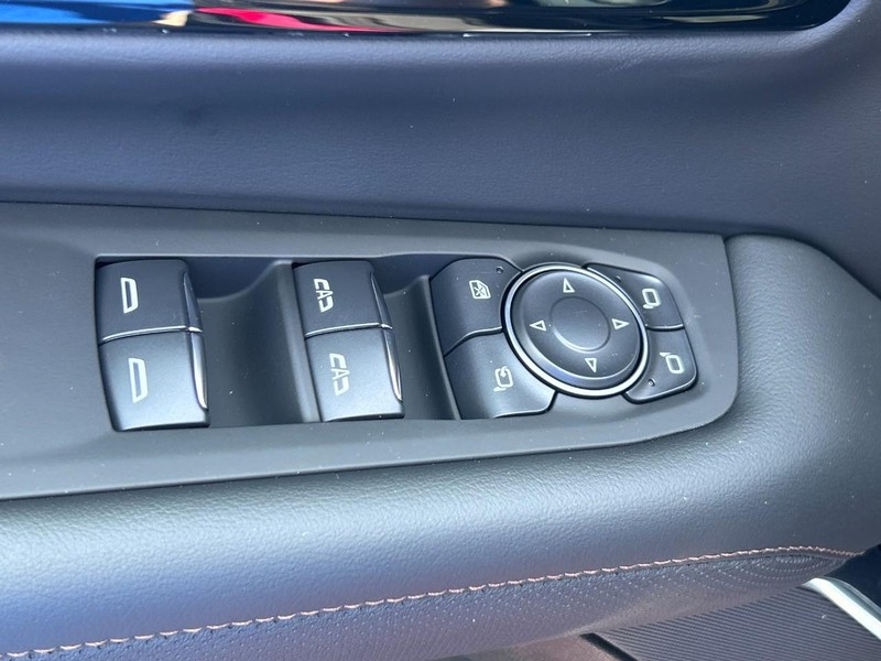 Chevrolet Tahoe Vehicle Full-screen Gallery Image 12