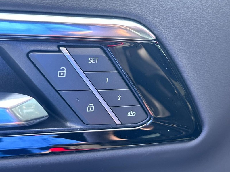 Chevrolet Tahoe Vehicle Full-screen Gallery Image 13