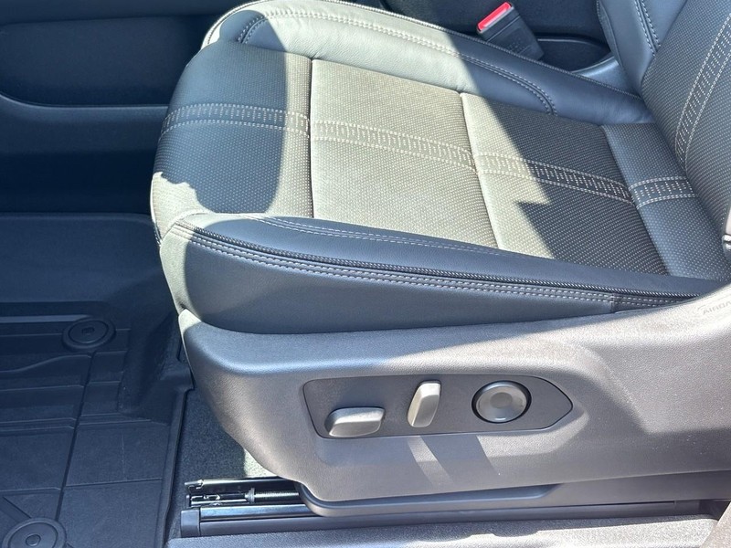 Chevrolet Tahoe Vehicle Full-screen Gallery Image 14