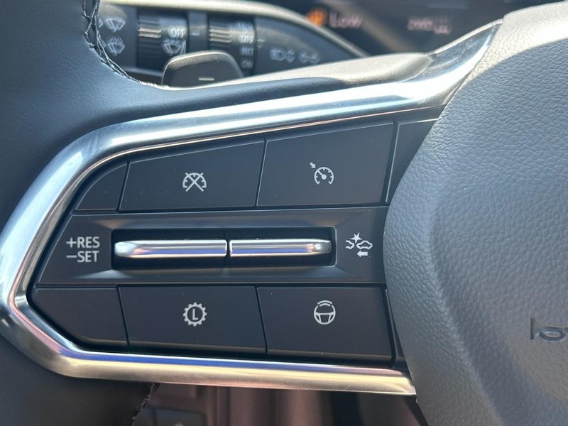 Chevrolet Tahoe Vehicle Full-screen Gallery Image 16