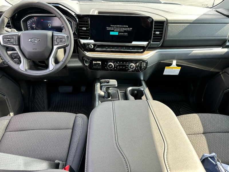 Chevrolet Silverado 1500 Vehicle Full-screen Gallery Image 5