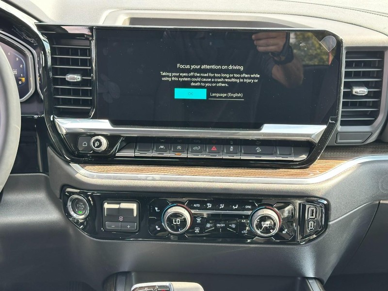 Chevrolet Silverado 1500 Vehicle Full-screen Gallery Image 7