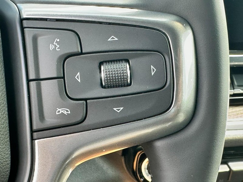 Chevrolet Silverado 1500 Vehicle Full-screen Gallery Image 12
