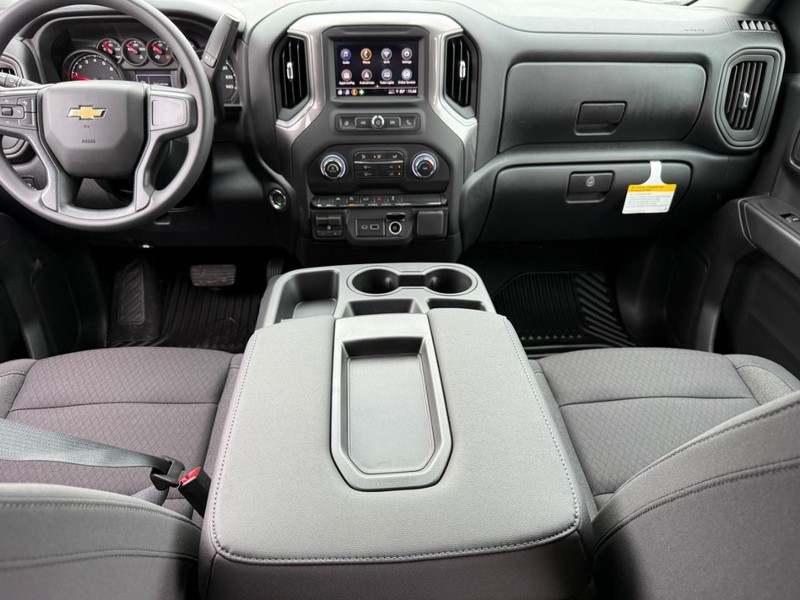Chevrolet Silverado 1500 Vehicle Full-screen Gallery Image 7