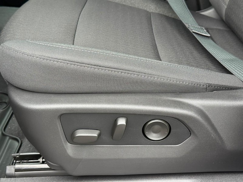 Chevrolet Silverado 1500 Vehicle Full-screen Gallery Image 13
