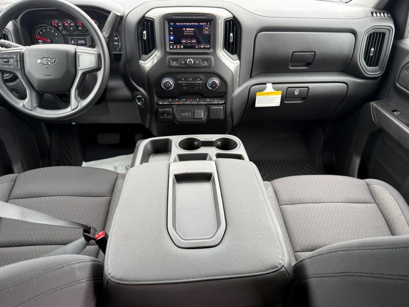 Chevrolet Silverado 1500 Vehicle Full-screen Gallery Image 7