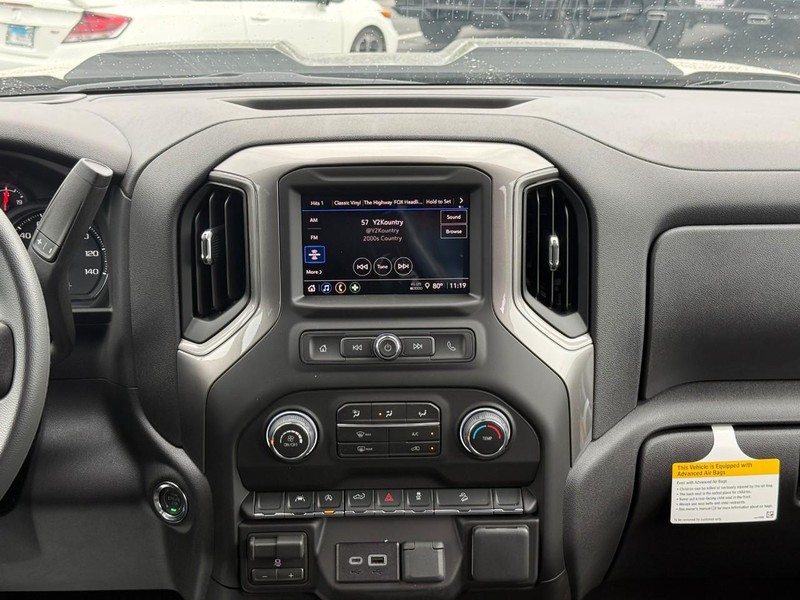 Chevrolet Silverado 1500 Vehicle Full-screen Gallery Image 9