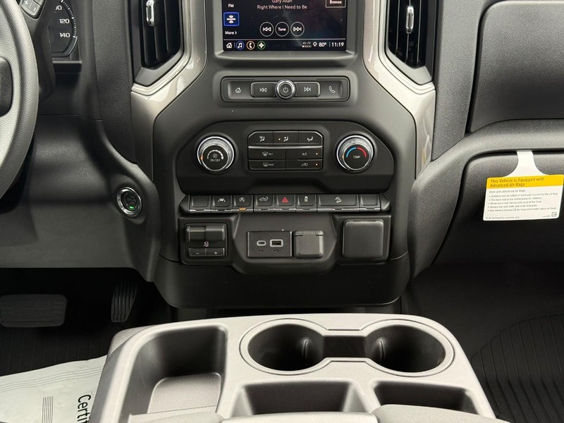 Chevrolet Silverado 1500 Vehicle Full-screen Gallery Image 10