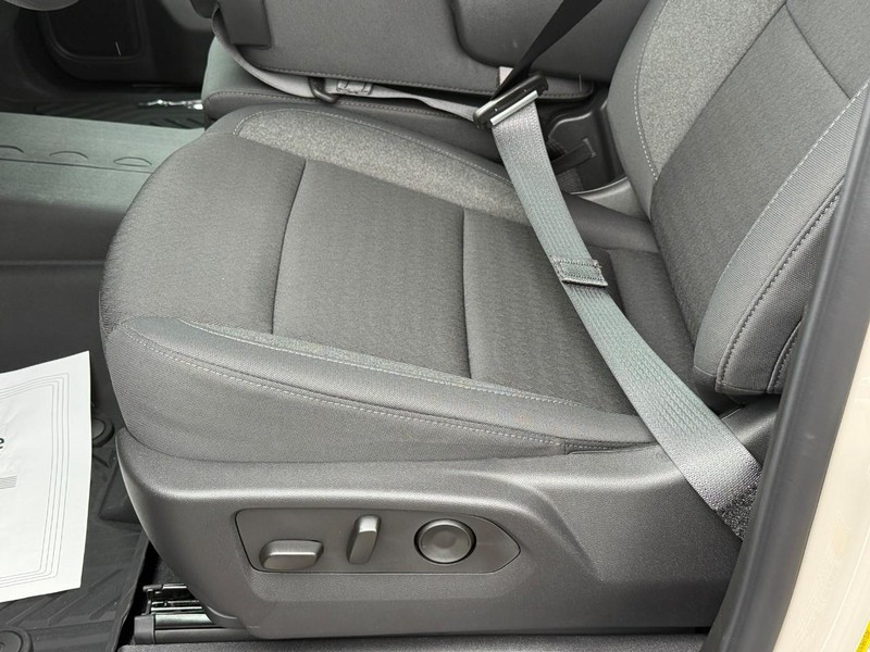 Chevrolet Silverado 1500 Vehicle Full-screen Gallery Image 12