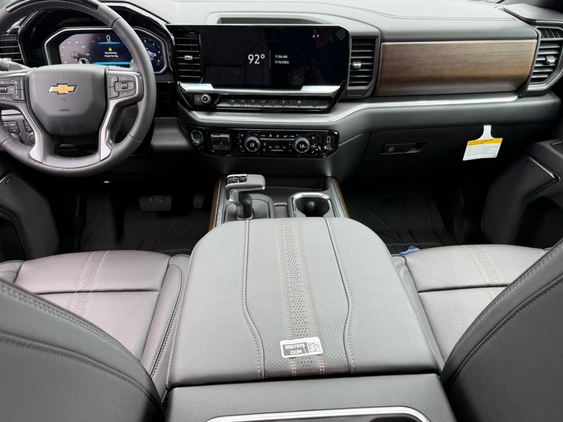 Chevrolet Silverado 1500 Vehicle Full-screen Gallery Image 7