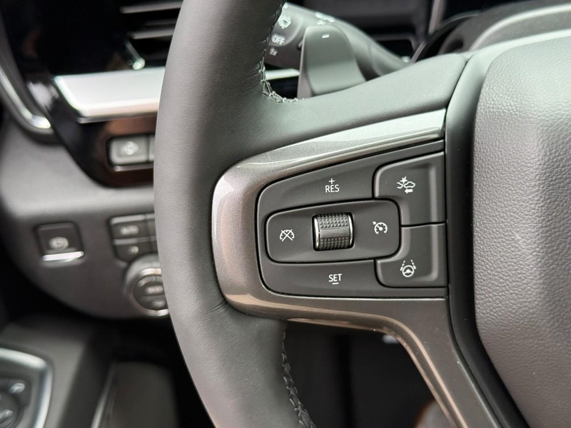 Chevrolet Silverado 1500 Vehicle Full-screen Gallery Image 15
