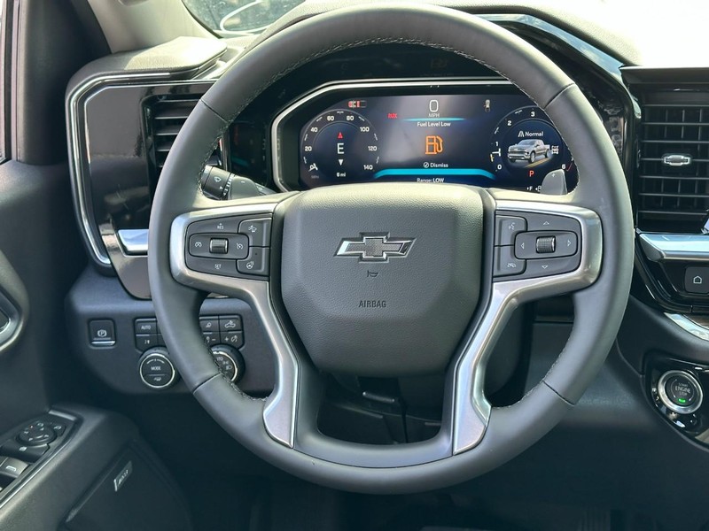 Chevrolet Silverado 1500 Vehicle Full-screen Gallery Image 7