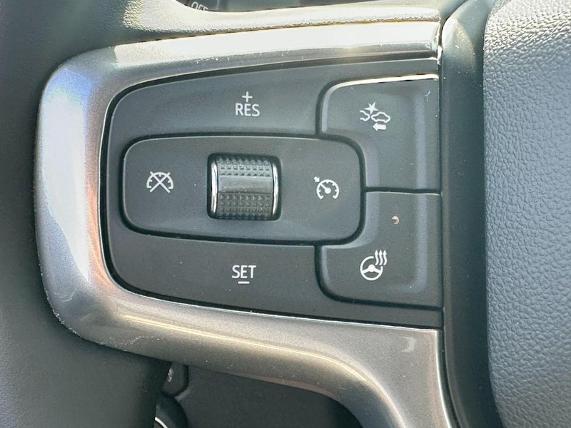 Chevrolet Silverado 1500 Vehicle Full-screen Gallery Image 12