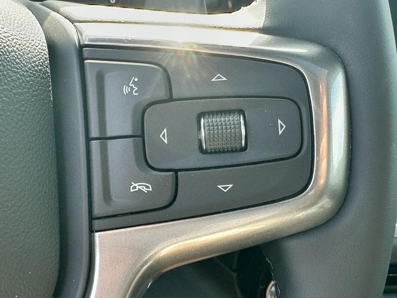 Chevrolet Silverado 1500 Vehicle Full-screen Gallery Image 13