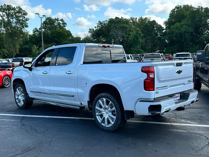 Chevrolet Silverado 1500 Vehicle Full-screen Gallery Image 3