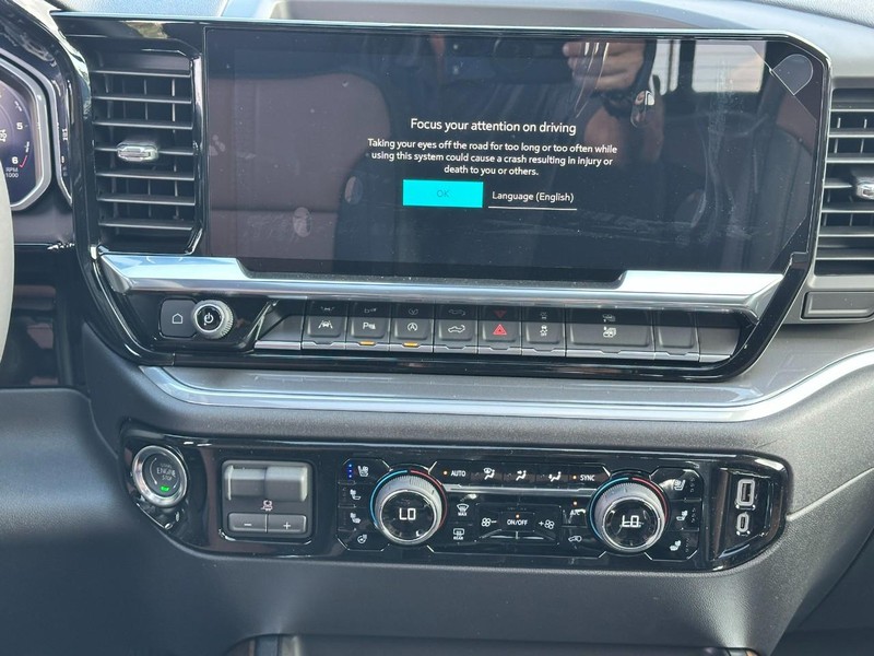 Chevrolet Silverado 1500 Vehicle Full-screen Gallery Image 9