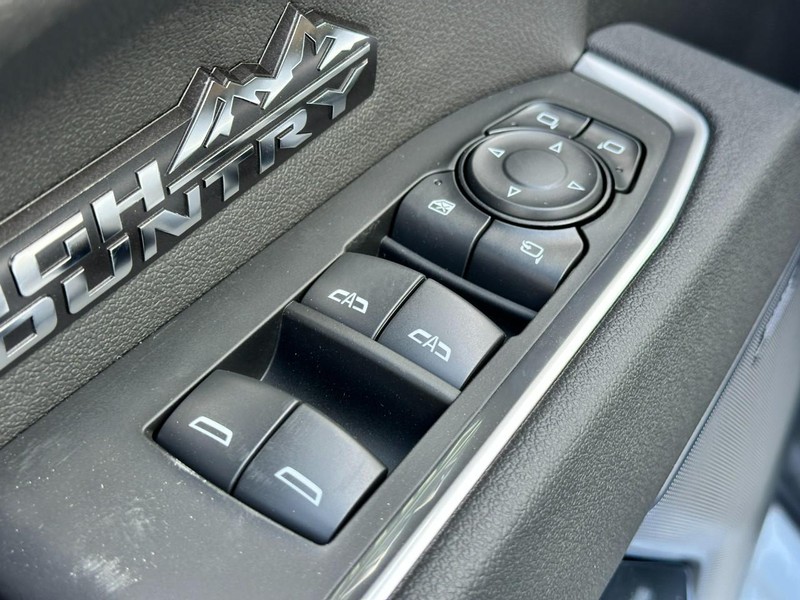 Chevrolet Silverado 1500 Vehicle Full-screen Gallery Image 11