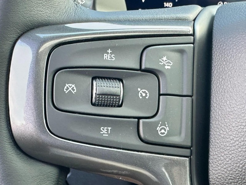 Chevrolet Silverado 1500 Vehicle Full-screen Gallery Image 14