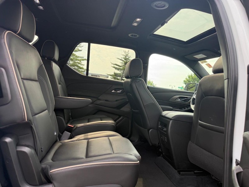 Chevrolet Traverse Vehicle Full-screen Gallery Image 10
