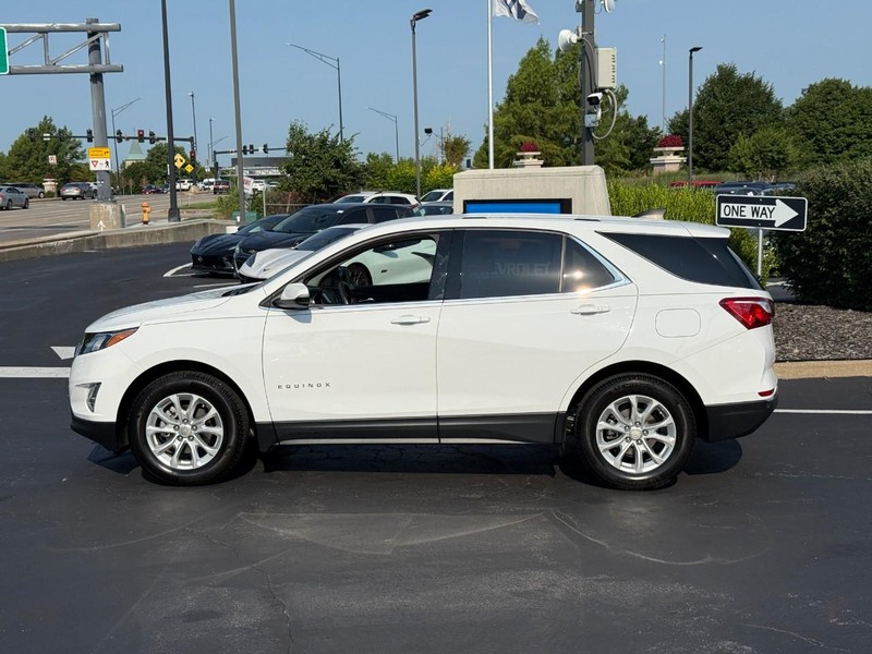 Chevrolet Equinox Vehicle Full-screen Gallery Image 2