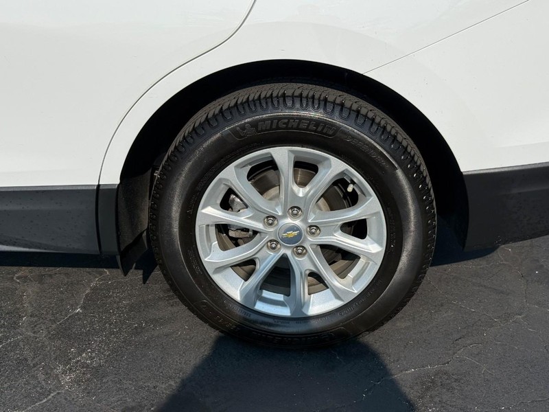 Chevrolet Equinox Vehicle Full-screen Gallery Image 4